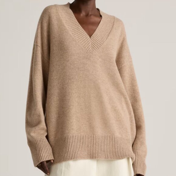 Quince: Mongolian Cashmere Oversized V-Neck Sweater - Picture 1 of 6